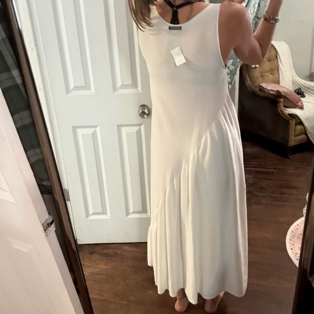 Elegant & Classy Italian White Cotton Sleeveless Maxi Dress - Picture 2 of 11